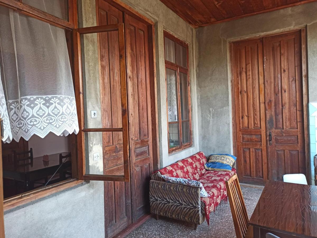 Cozy House Hotel Zugdidi ภายนอก รูปภาพ